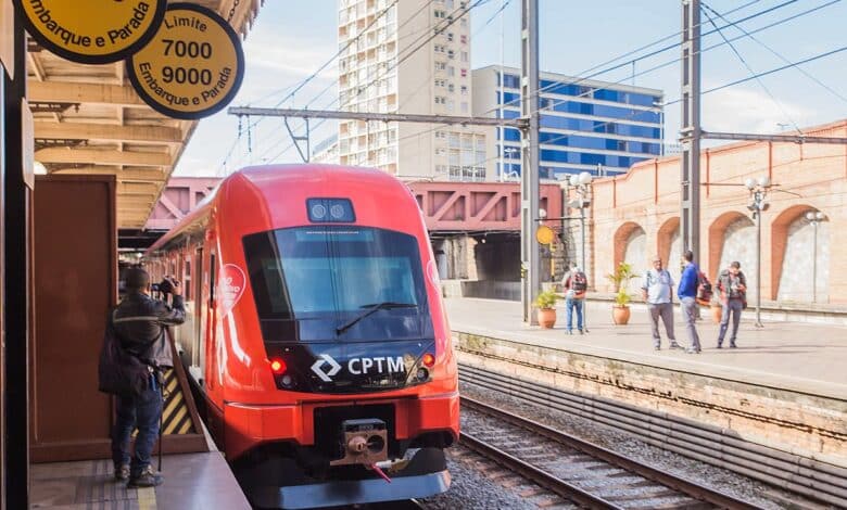 Tarifa de trem e metrô em SP vai subir para R$ 5 a partir de