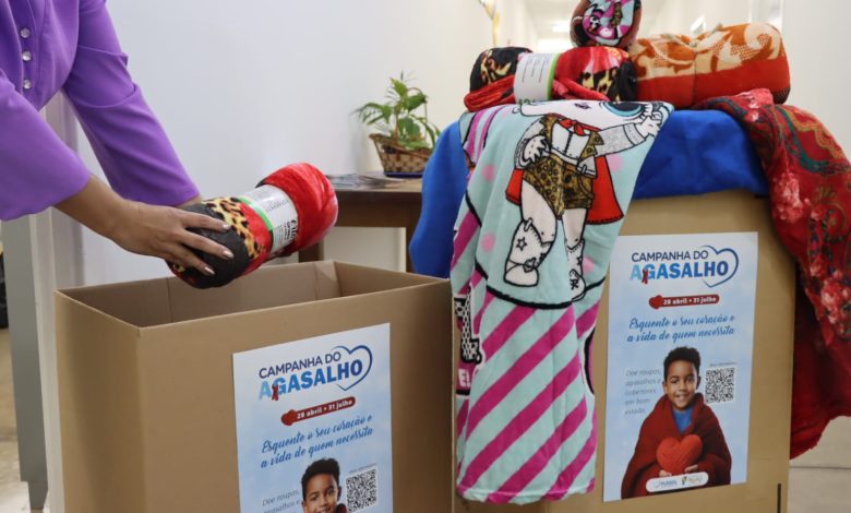 Caixas da Campanha do Agasalho do Fussol recebem doações de roupas e cobertores em Franca