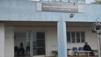 Paciente recebe aparelho auditivo gratuito por meio do SUS em Franca