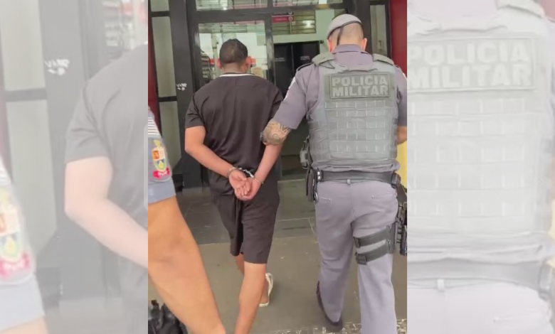 Viatura policial durante ocorrência no bairro São Luís, em Franca, onde um homem condenado por roubo e tráfico foi preso em cumprimento de mandado judicial